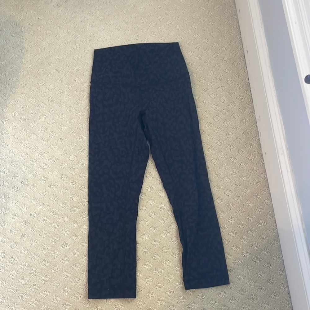 lululemon size 4 wunder under 21” leggings